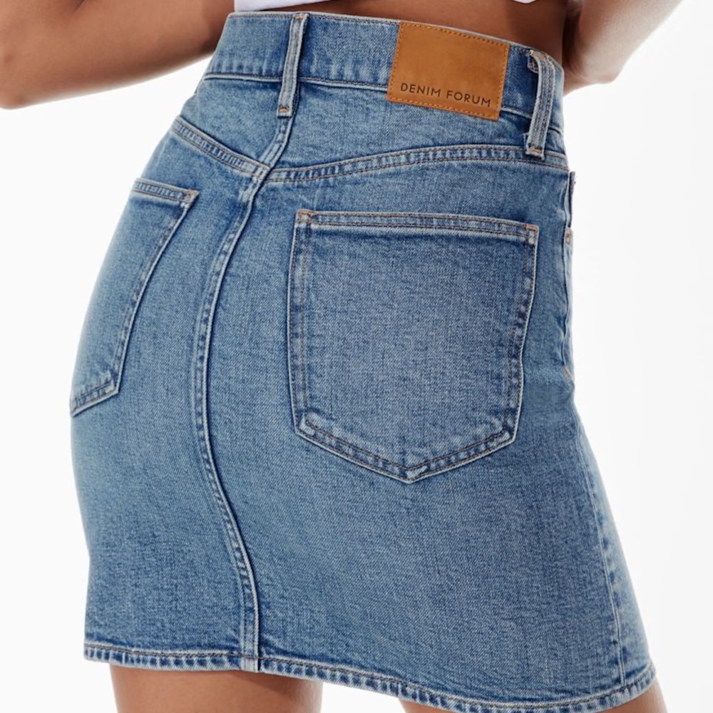 Aritzia Babaton Denim Forum Pin Up Denim Skirt Si… - image 4
